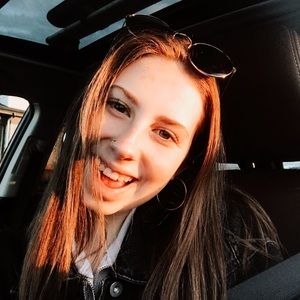 Meet your Posher, Julia